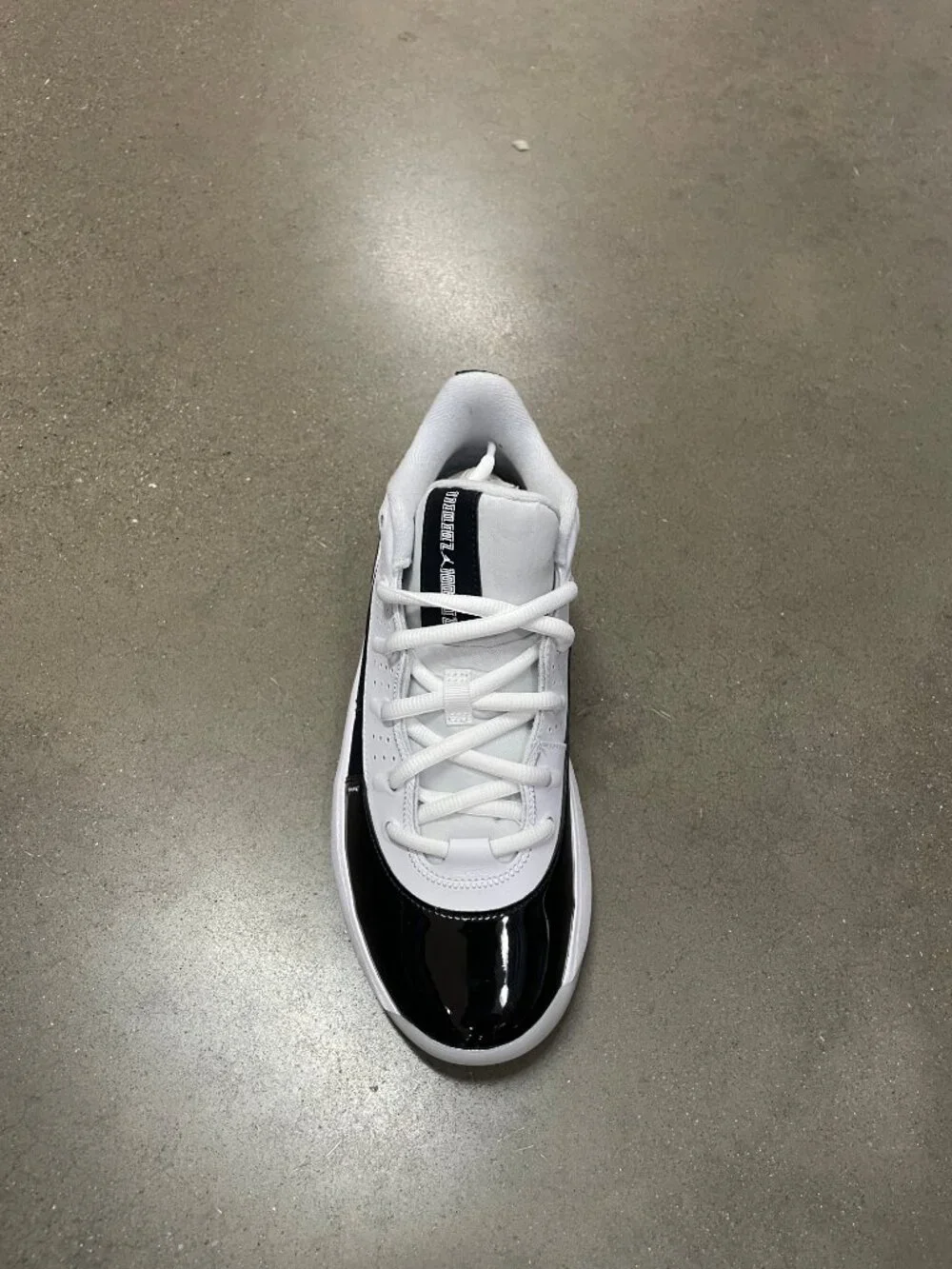 Men's Jordan Max Aura 7 Mid Sneaker (various colors and sizes)
